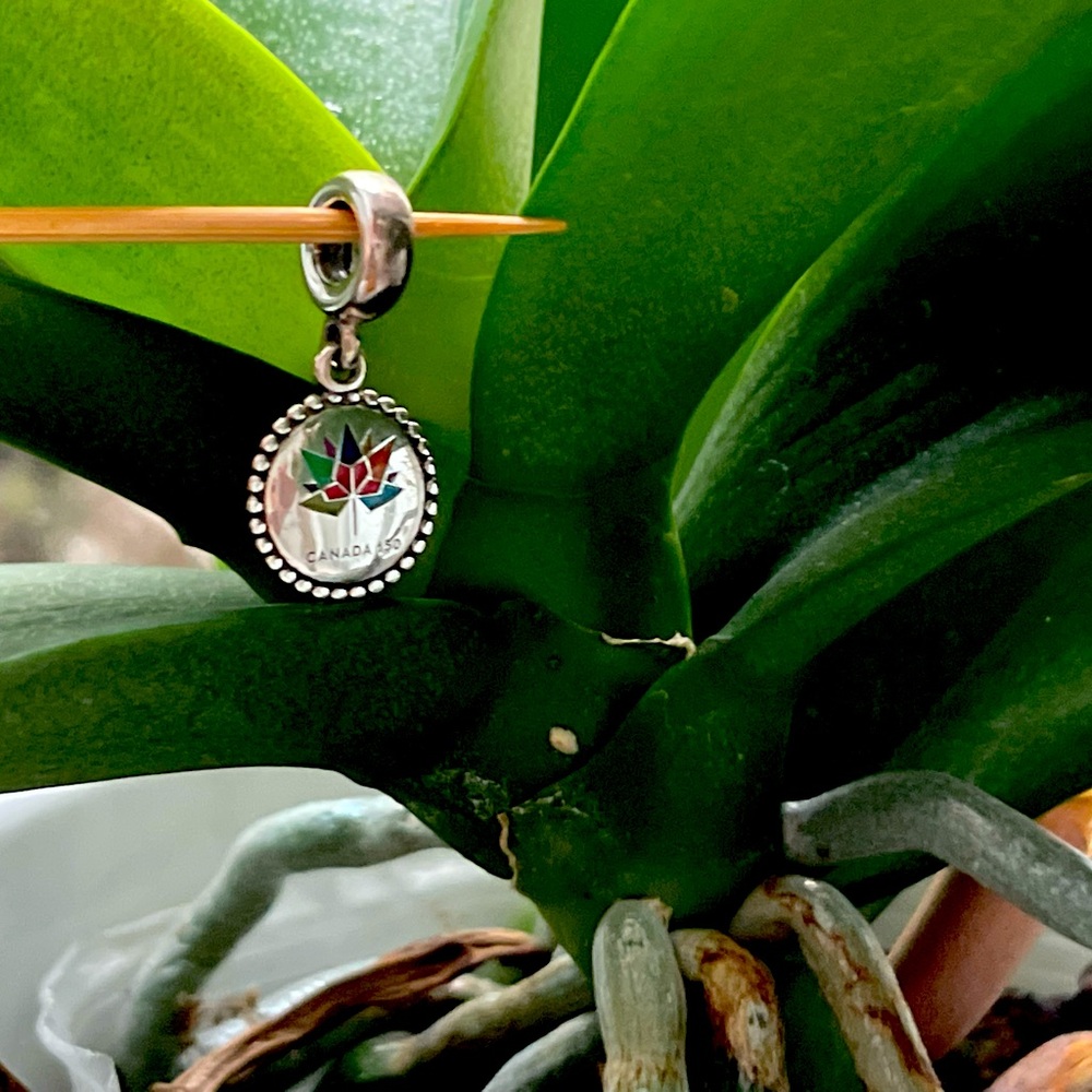 Pandora Canada 150 years limited edition dangling charm
